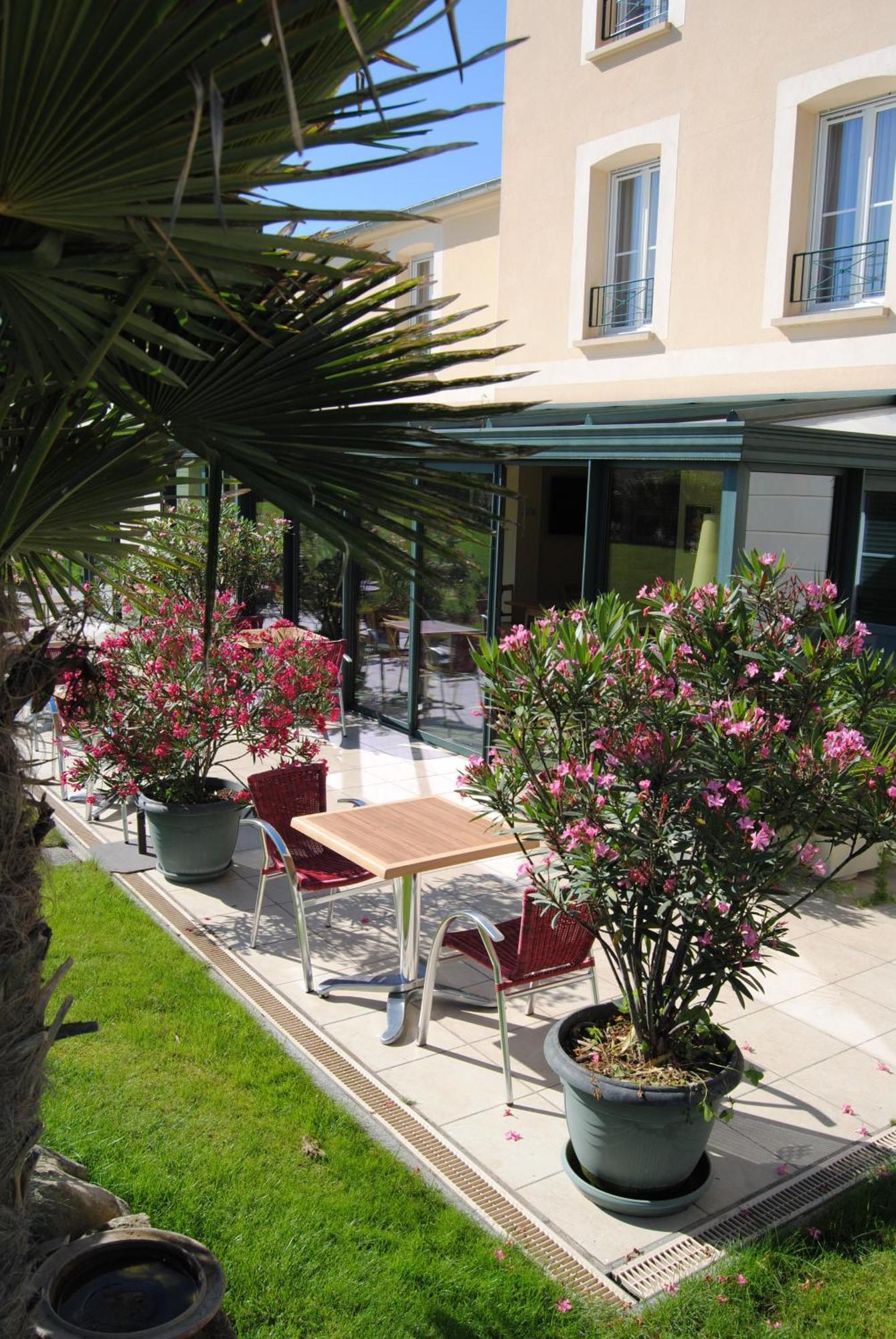 Brit Hotel Châteaudun מראה חיצוני תמונה