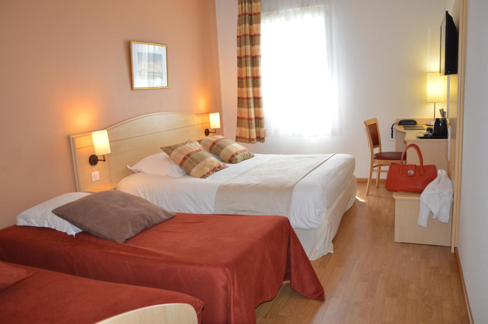 Brit Hotel Châteaudun מראה חיצוני תמונה