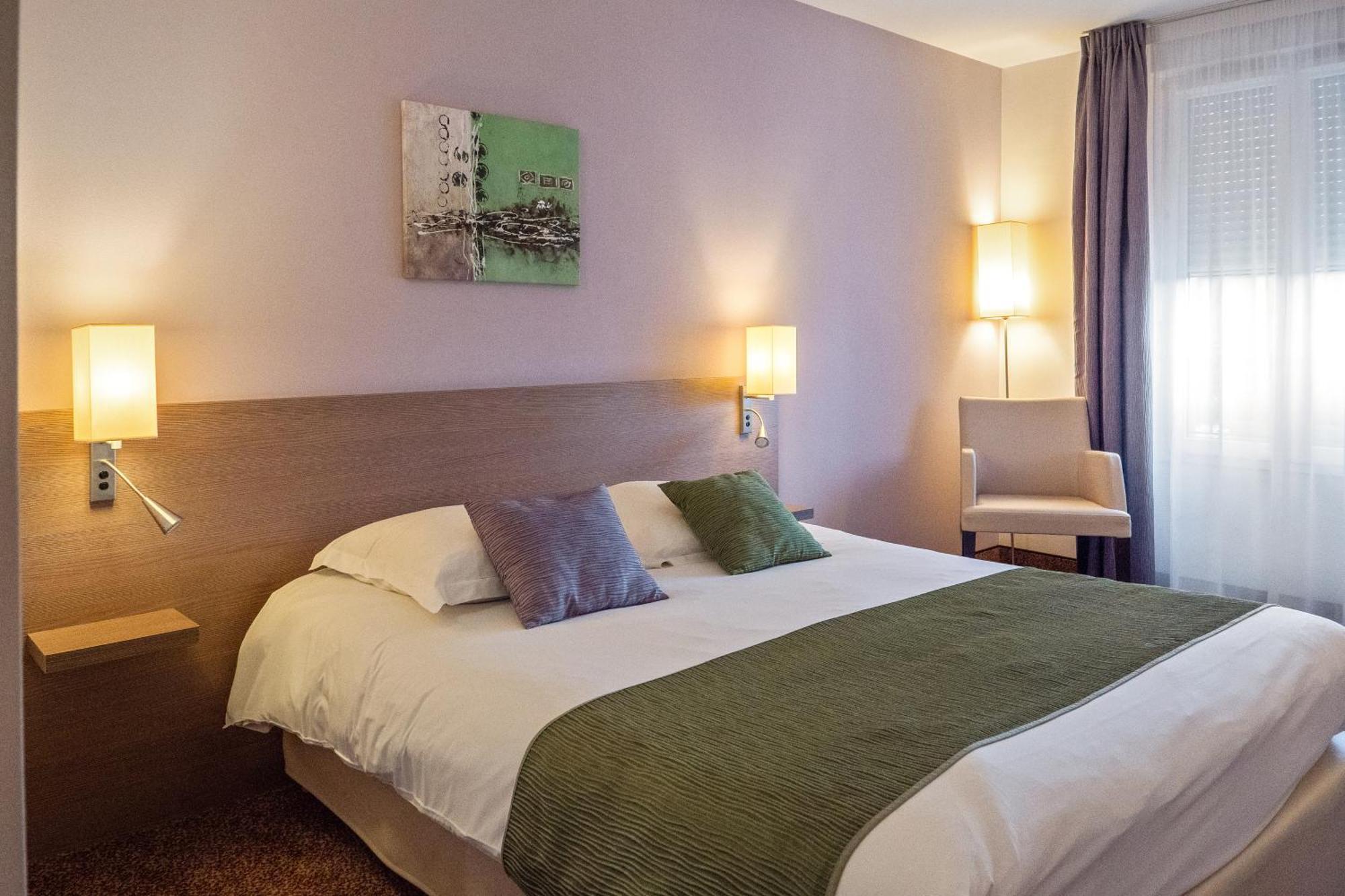 Brit Hotel Châteaudun מראה חיצוני תמונה