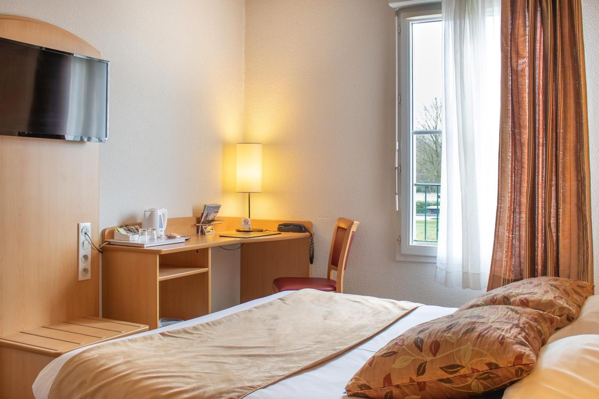 Brit Hotel Châteaudun מראה חיצוני תמונה