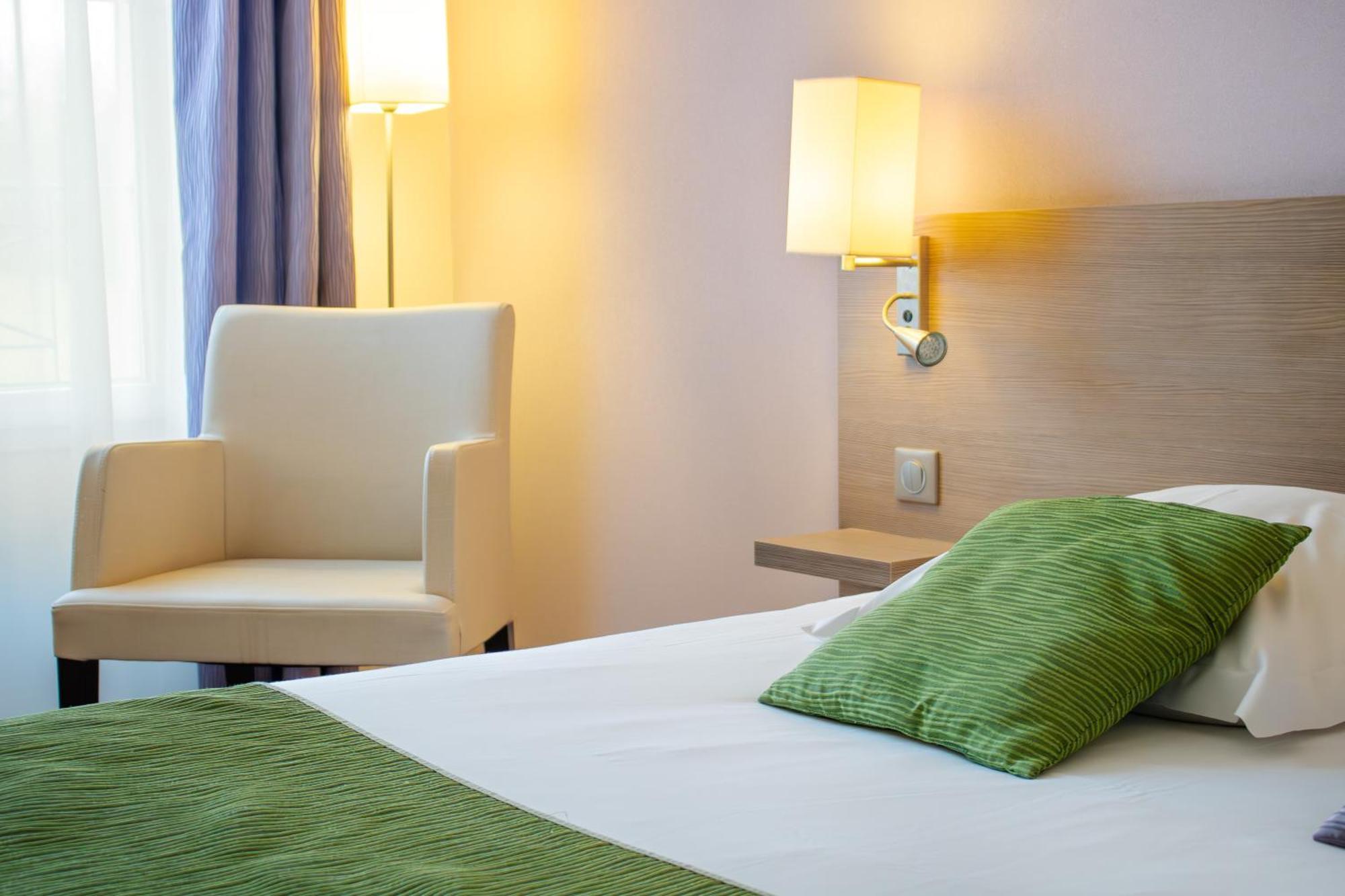 Brit Hotel Châteaudun מראה חיצוני תמונה