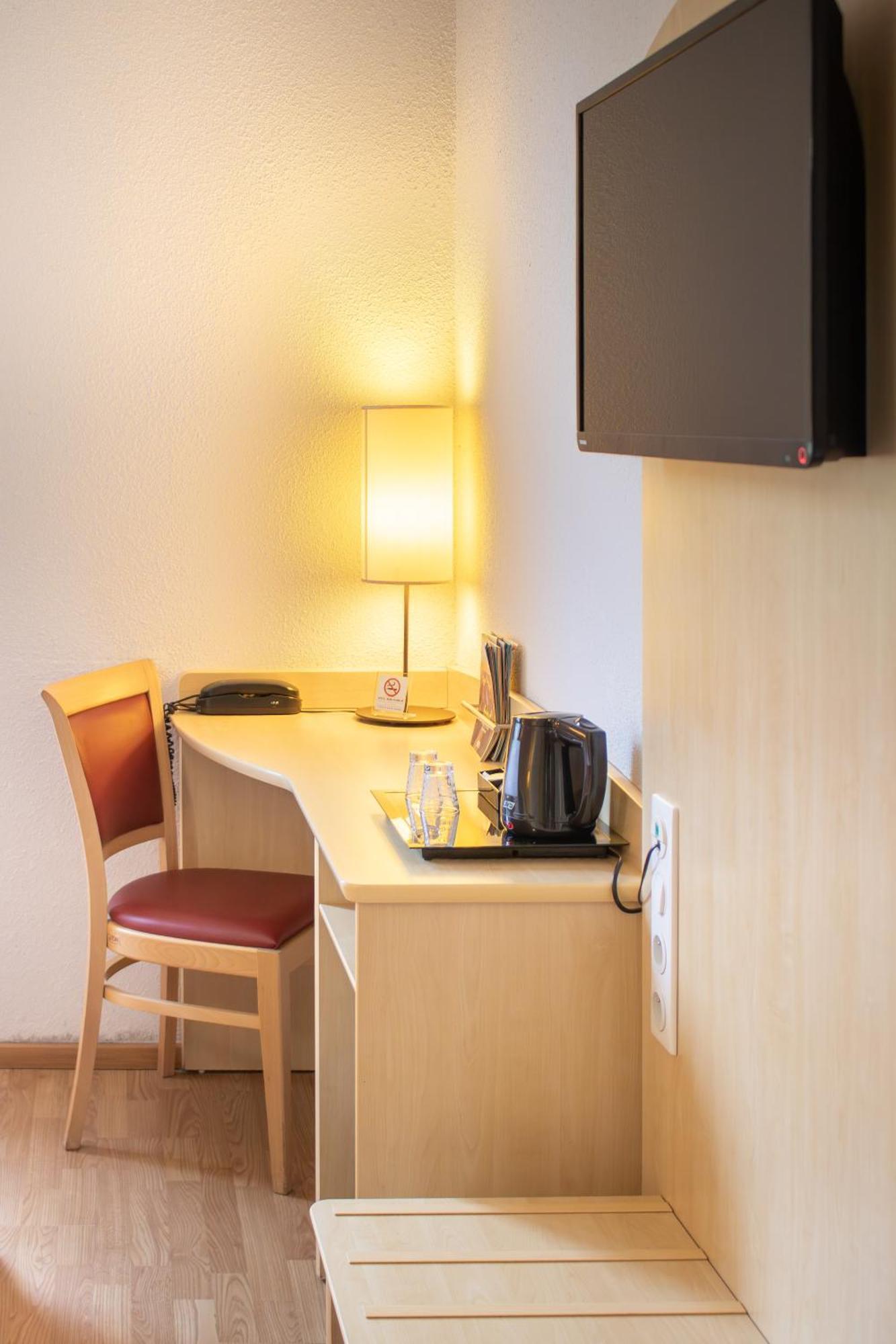 Brit Hotel Châteaudun מראה חיצוני תמונה