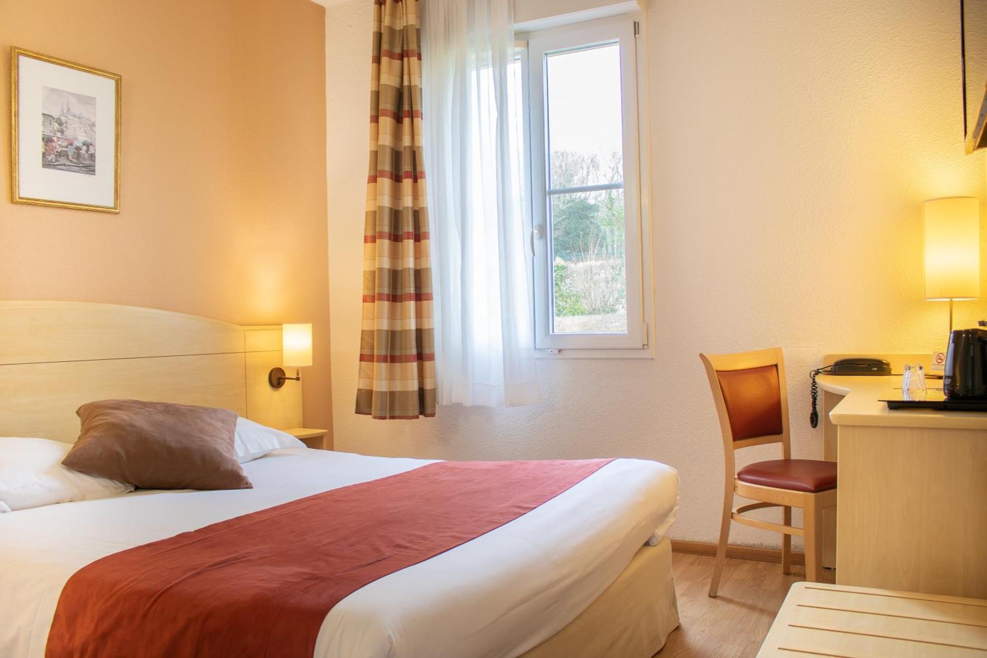 Brit Hotel Châteaudun מראה חיצוני תמונה