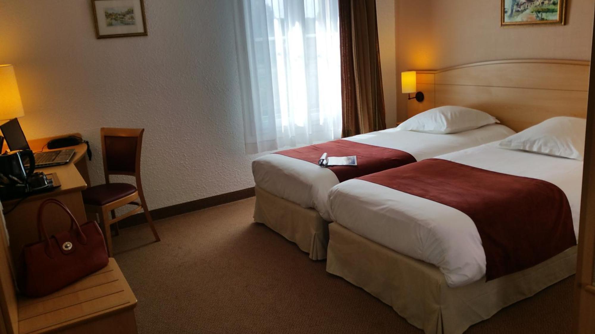 Brit Hotel Châteaudun מראה חיצוני תמונה