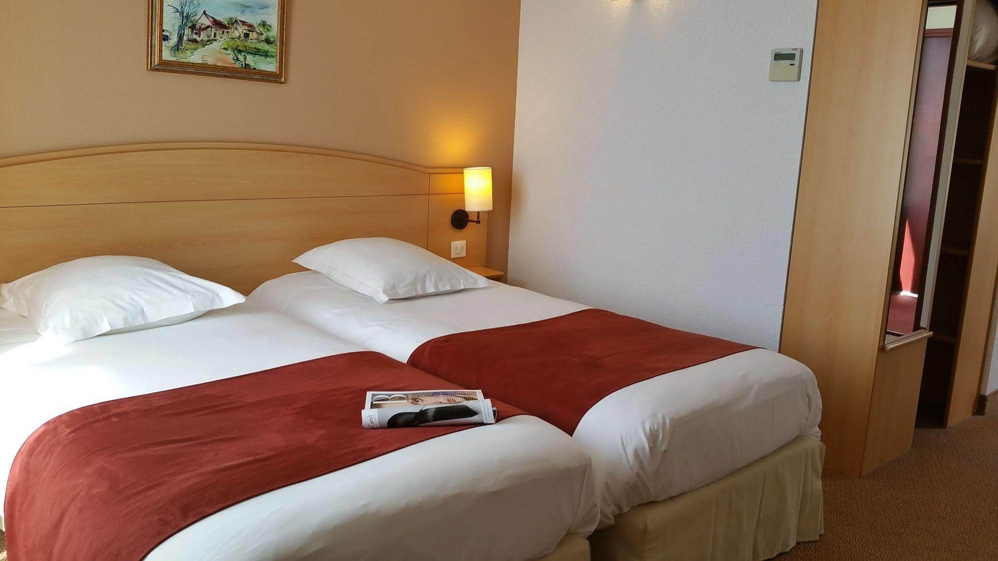 Brit Hotel Châteaudun מראה חיצוני תמונה